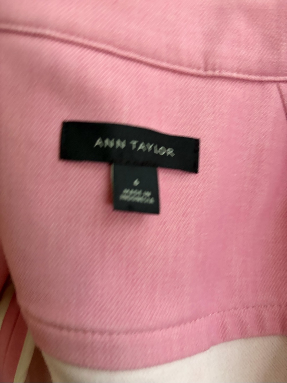 Ann Taylor Pink Cropped Double-Breasted Blazer Size 6 - Picture 3 of 10